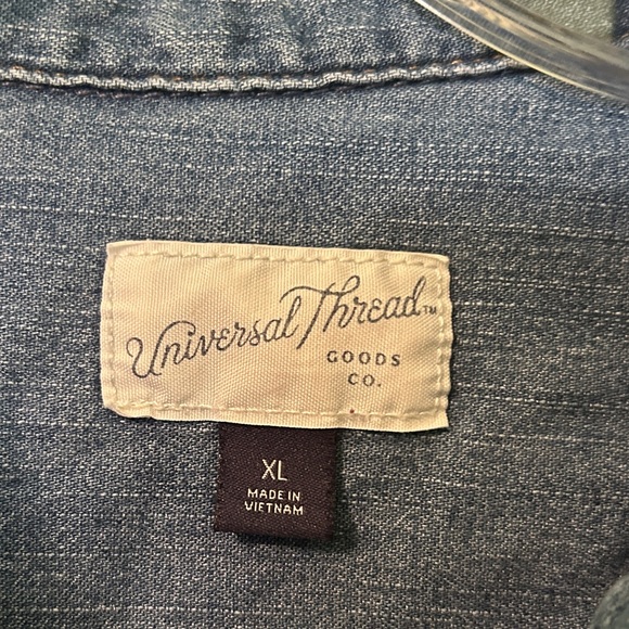 Universal Thread denim style shirt xl - Picture 4 of 4